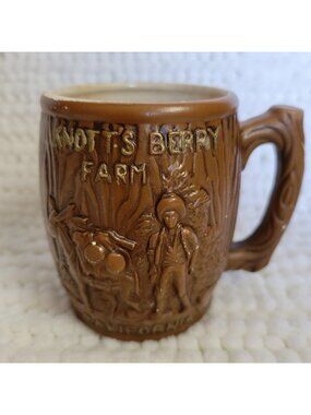 Vintage Knotts Berry Farm Ceramic Mug 3D Raised design brown w/horse California